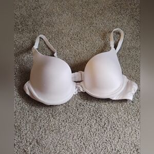 NWOT Maidenform Solid White Push Up Bra SZ 32A